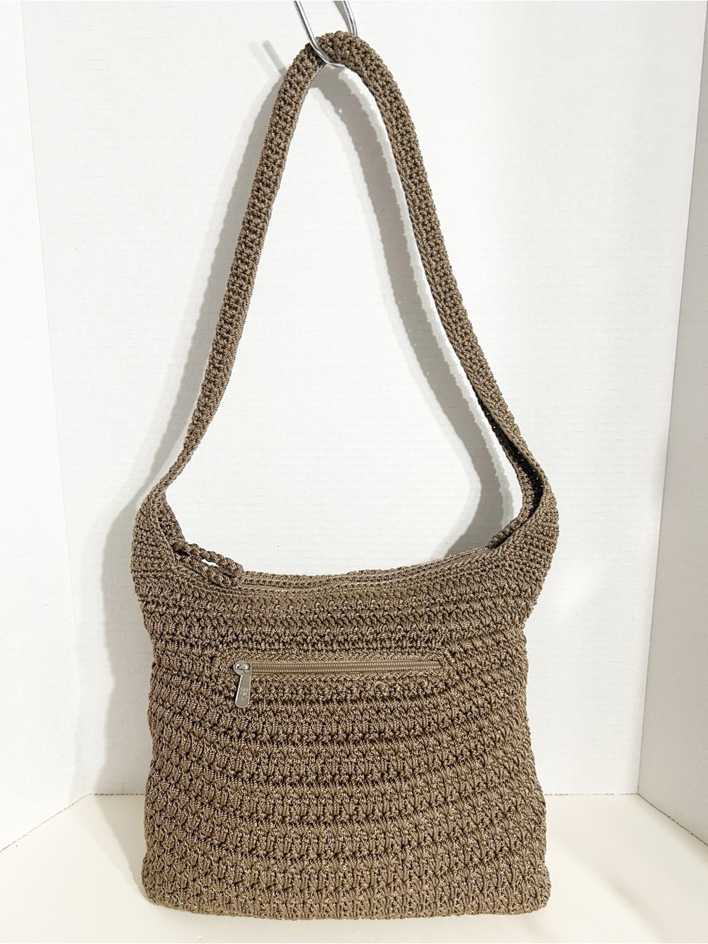 The Sak Taupe Crochet Shoulder Bag Woven Hobo Zip Pocket Boho Cottage Core